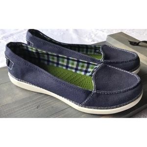 Navy Blue CROCS EUC size 9